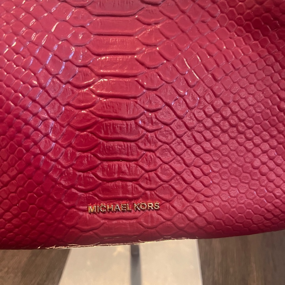 NWT Michael Kors Nolita Small Embossed Leather Hobo Shoulder Bag - Picture 4 of 10